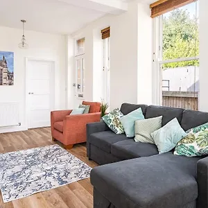 Spacious 2 Bedroom House With Stunning Views Holiday home Bath